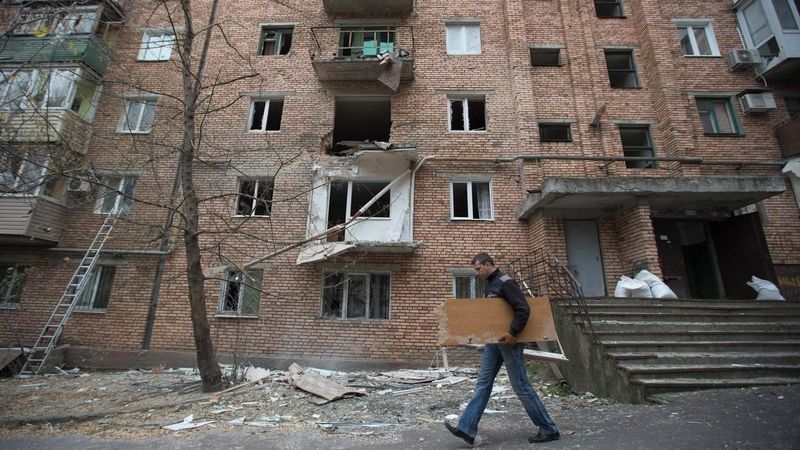 HRW: Ukrajinští vojáci ostřelují Doněck kazetovou municí - Novinky